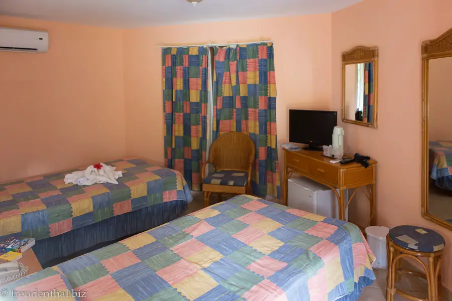 Zwei Betten im Zimmer des Hotel Los Caneyes