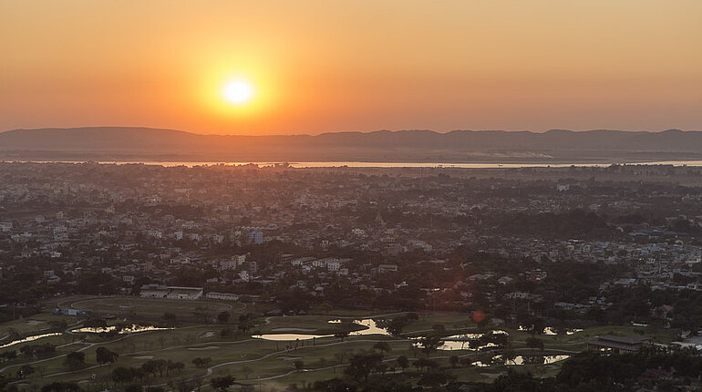 traumhafter Sonnenuntergang am Mandalay Hill