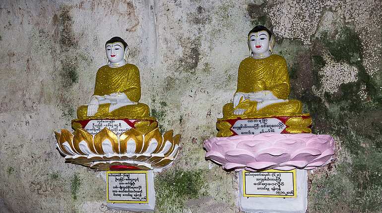 Buddha-Figuren im Innern der Pilgerstätte