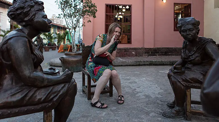 Anne bei den Klatsch- und Tratschfrauen in Camagüey