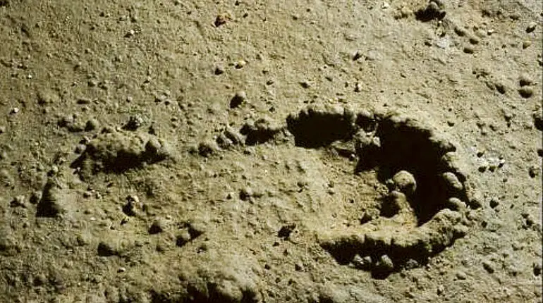 steinzeitlicher Fußabdruck in der Höhle von Pech Merle