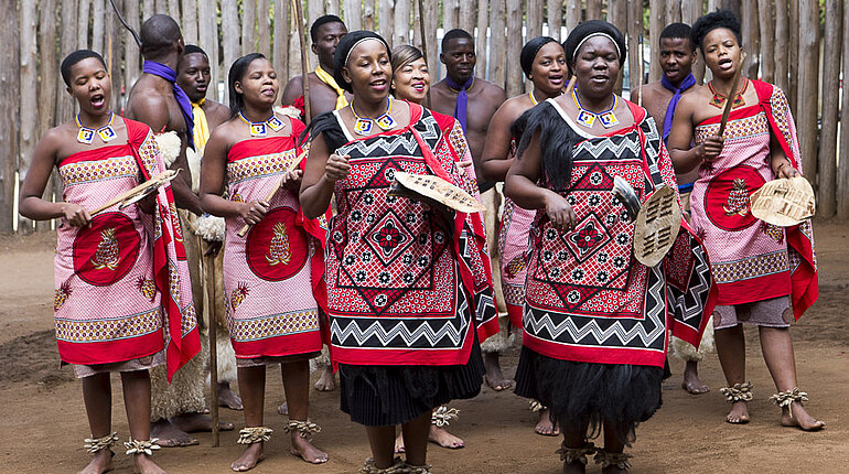 Folklore bei den Swasis im Cultural Village von Swasiland