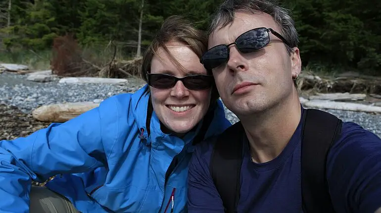 Anne und Lars am Strand von Quadra Island