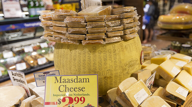 Maasdamer Käse im Garden of Eden Marketplace