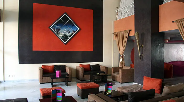 Lobby im Hotel Tghat