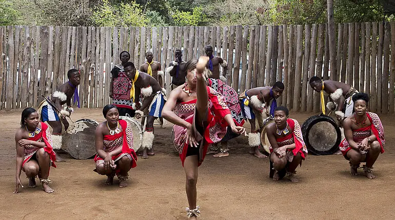 traditioneller Tanz im Swasi Cultural Village