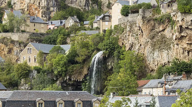 Blick auf den Wasserfall von Salles-la-Source