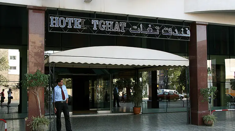 Eingang ins Hotel Tghat