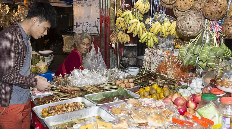 Garküche auf dem Nachtmarkt von Vientiane