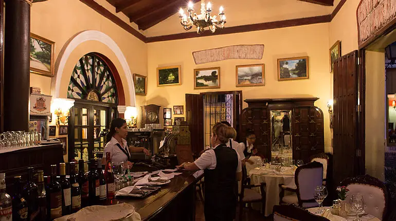 Personal im Restaurante 1800 in Camagüey