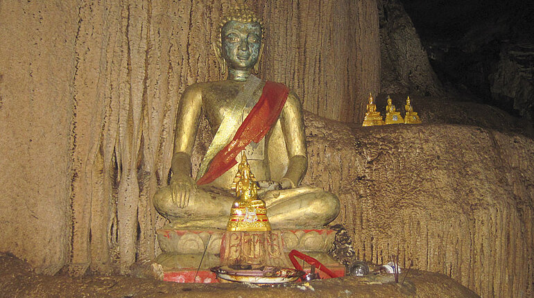 Buddha-Statue in der Tham Loub